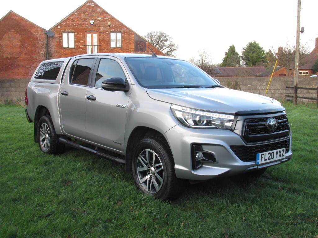 TOYOTA HILUX D-4D Invincible X 2.4 D-4D 3.2t 2020