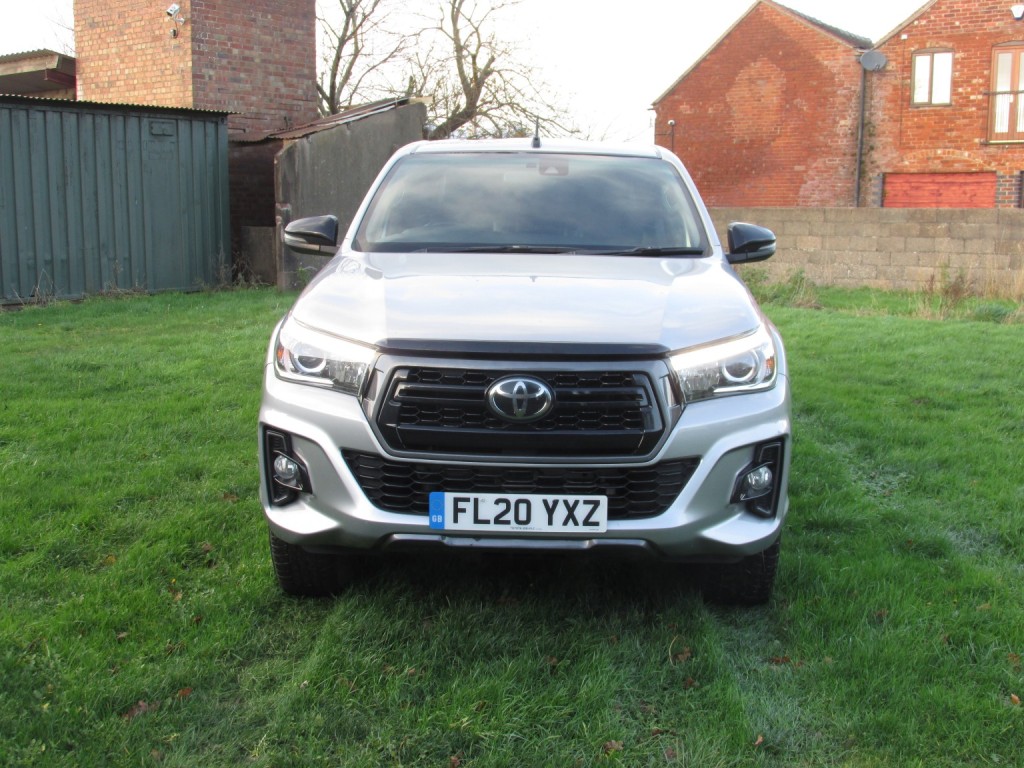 TOYOTA HILUX D-4D Invincible X 2.4 D-4D 3.2t 2020