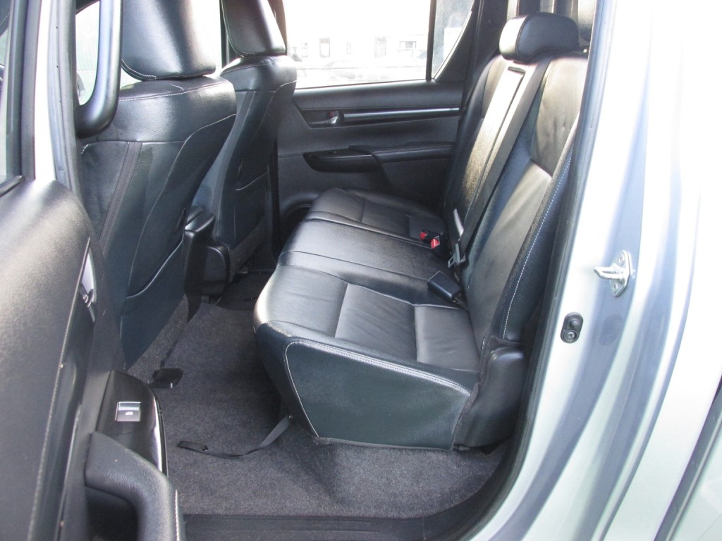 TOYOTA HILUX D-4D Invincible X 2.4 D-4D 3.2t 2020