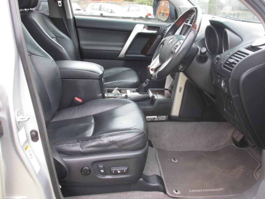 TOYOTA LAND CRUISER D-4D 191 LC5 Auto 2009