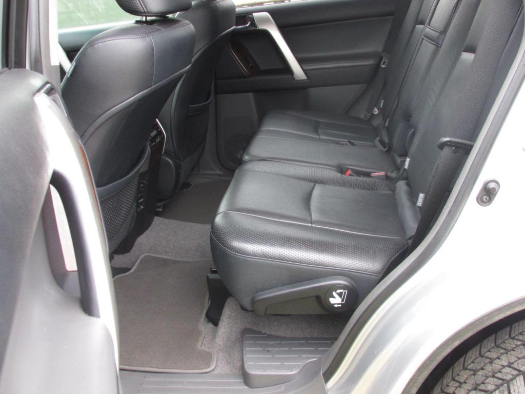 TOYOTA LAND CRUISER D-4D 191 LC5 Auto 2009