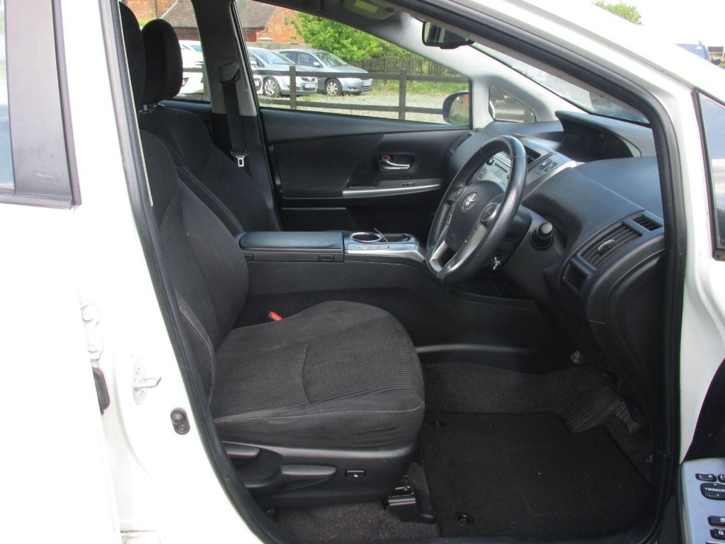 TOYOTA PRIUS  PLUS 2019