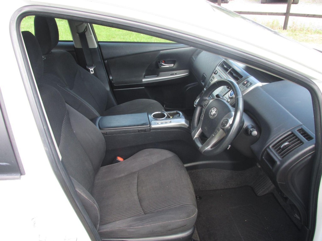TOYOTA PRIUS  PLUS 2019