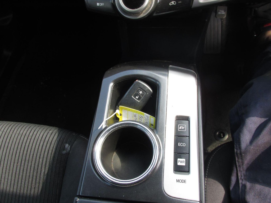 TOYOTA PRIUS  PLUS 2019