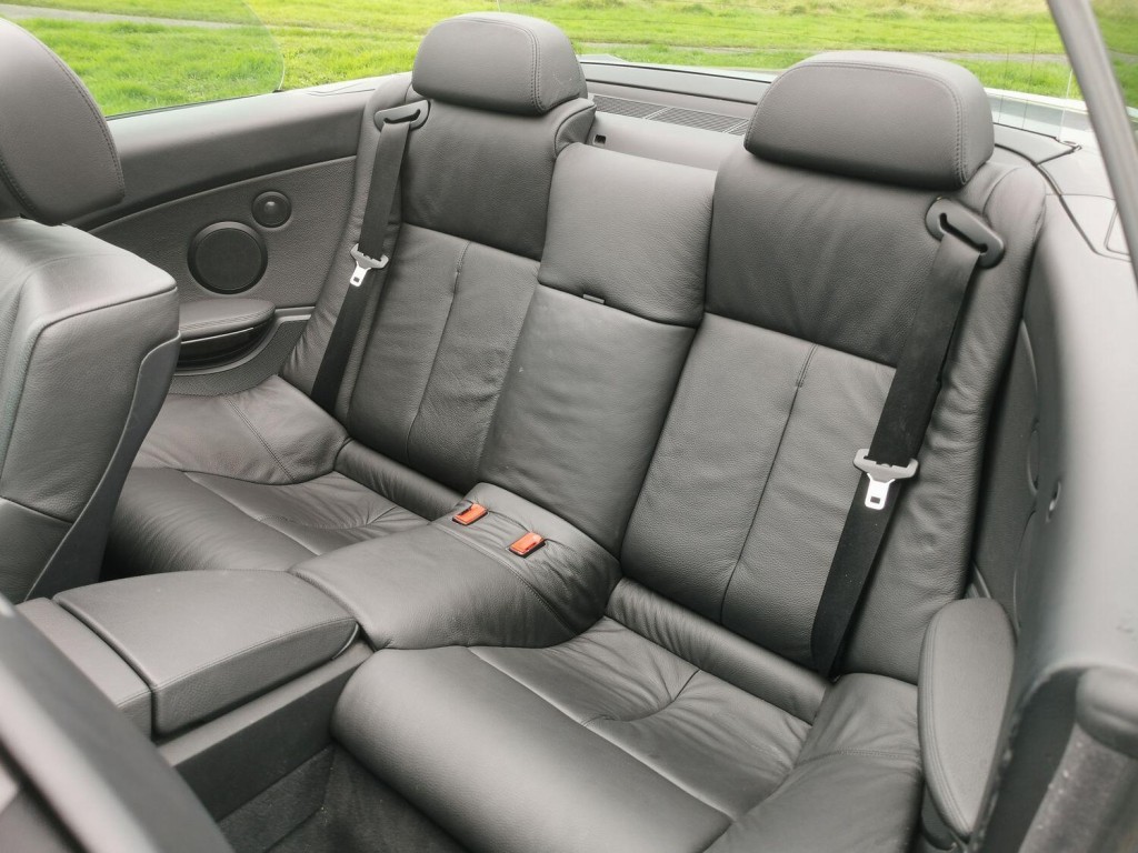 BMW 6 SERIES 4.8 650i V8 Sport Auto 2dr Convertible 2006