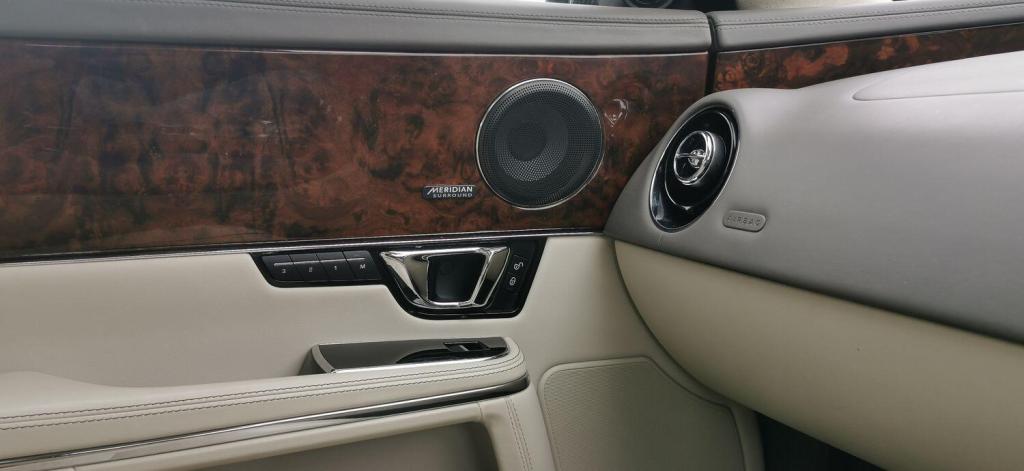 JAGUAR XJ 3.0d V6 Portfolio Auto ss 4dr 2014