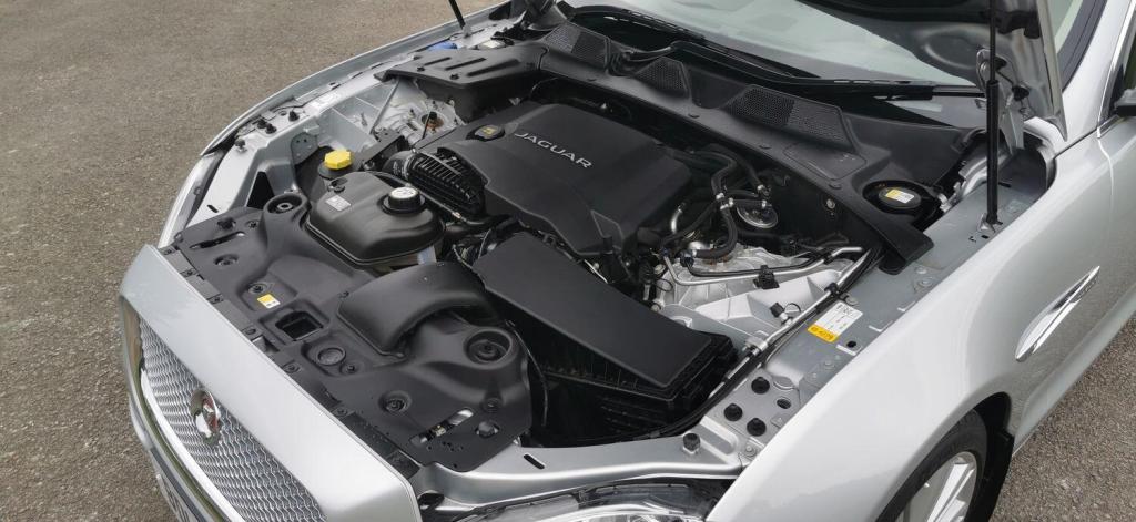 JAGUAR XJ 3.0d V6 Portfolio Auto ss 4dr 2014