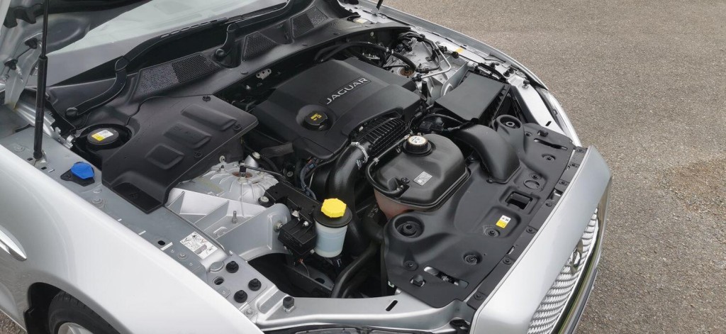 JAGUAR XJ 3.0d V6 Portfolio Auto ss 4dr 2014