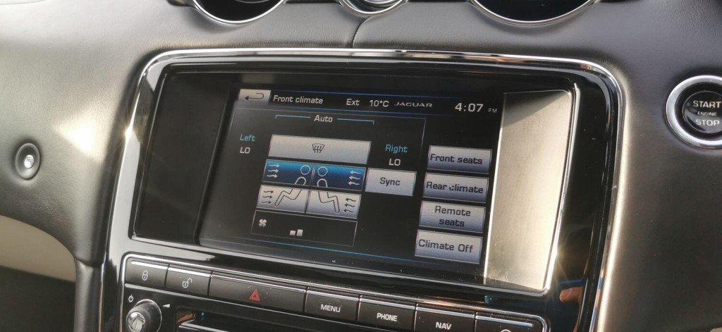 JAGUAR XJ 3.0d V6 Portfolio Auto ss 4dr LWB Massive Spec 2015