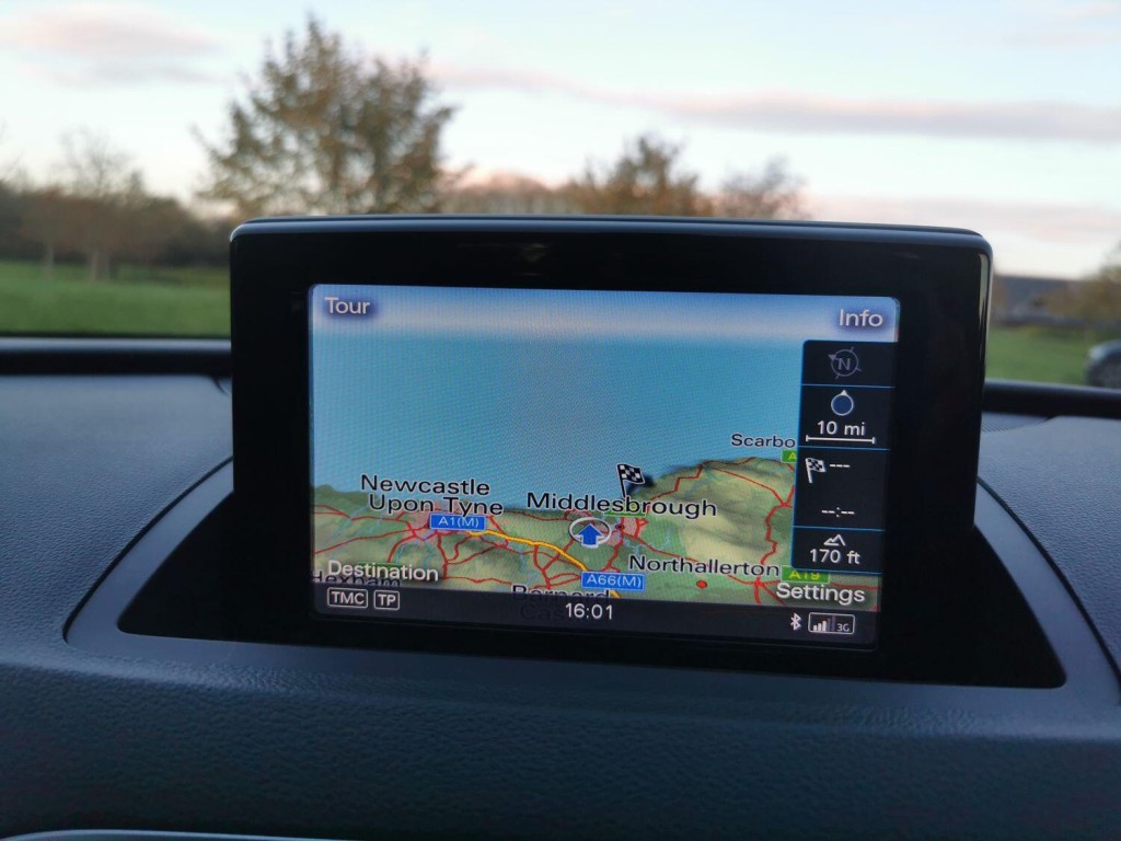 AUDI Q3 2.0 TDI S line Edition  2018