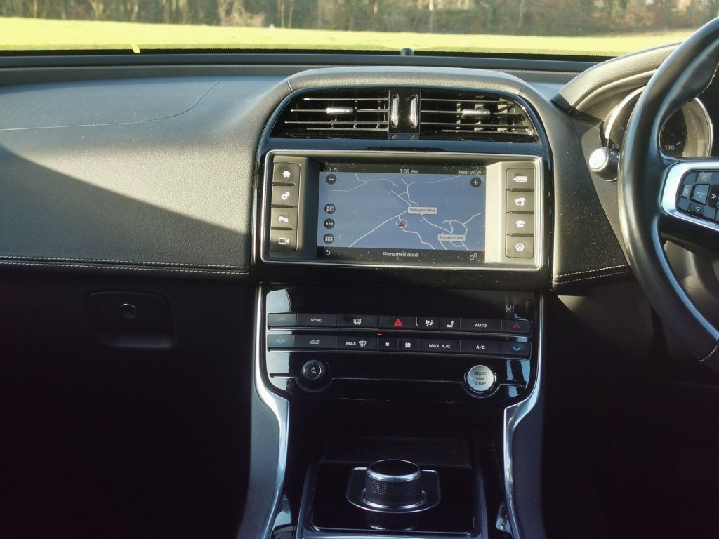 JAGUAR XE 2.0 d R-Sport  2017