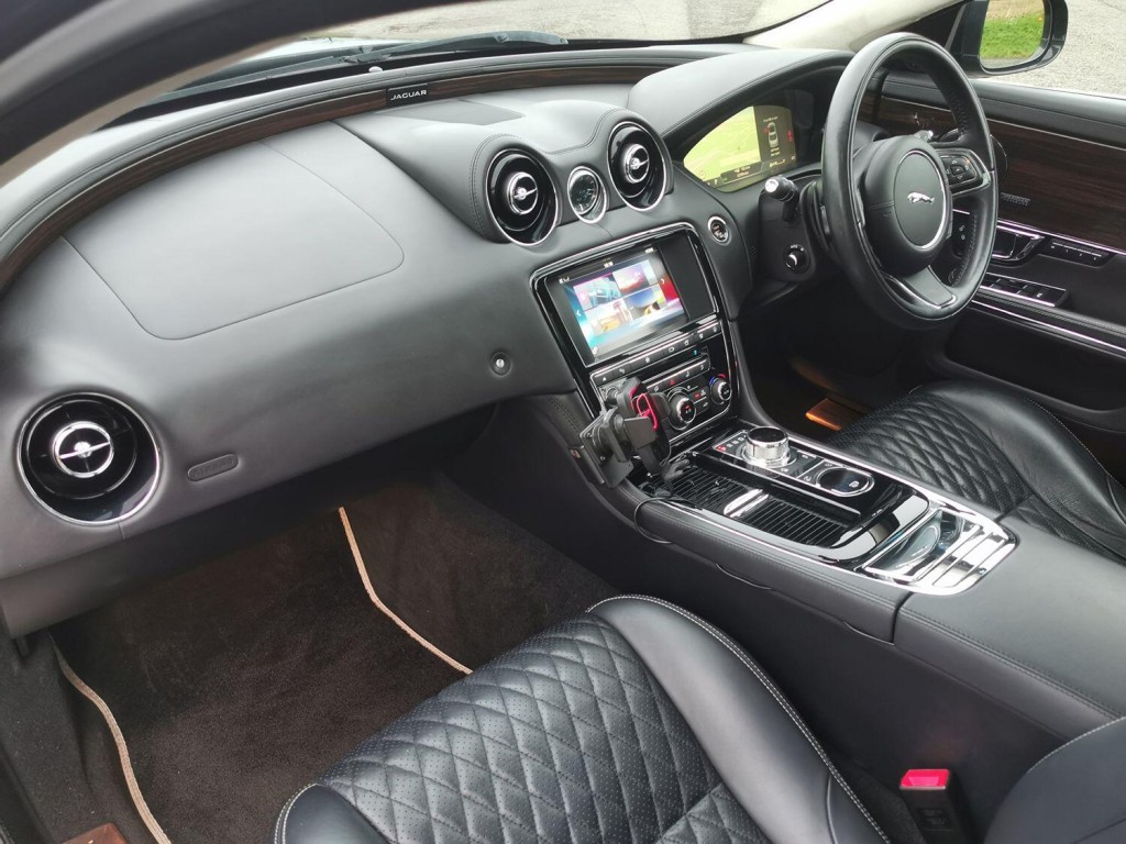 JAGUAR XJ 3.0 V6 Portfolio  2016