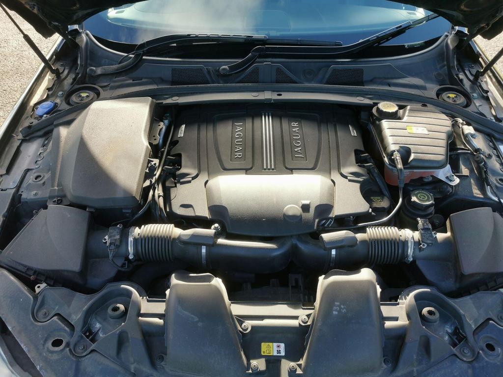 JAGUAR XF 5.0 V8 XFR  2010