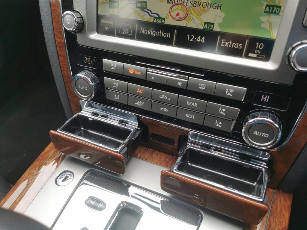 VOLKSWAGEN PHAETON 3.0 TDI CR V6  2011