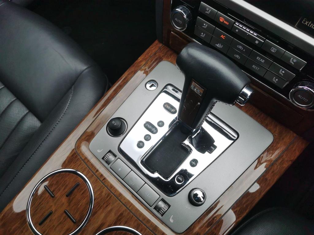 VOLKSWAGEN PHAETON 3.0 TDI CR V6  2011