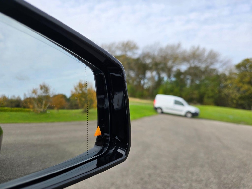 MERCEDES-BENZ CL 4.7 CL500 V8 BlueEfficiency  2011