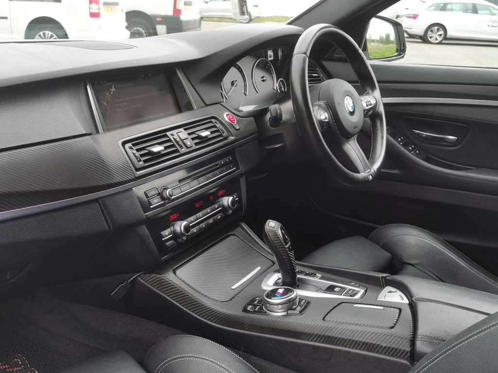BMW 5 SERIES 2.0 520d M Sport Saloon 2015