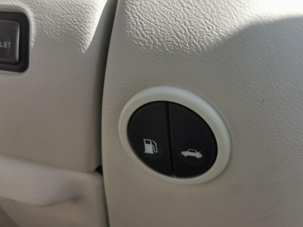 JAGUAR XKR 4.0 V8 Supercharged Convertible 2dr Auto 2001