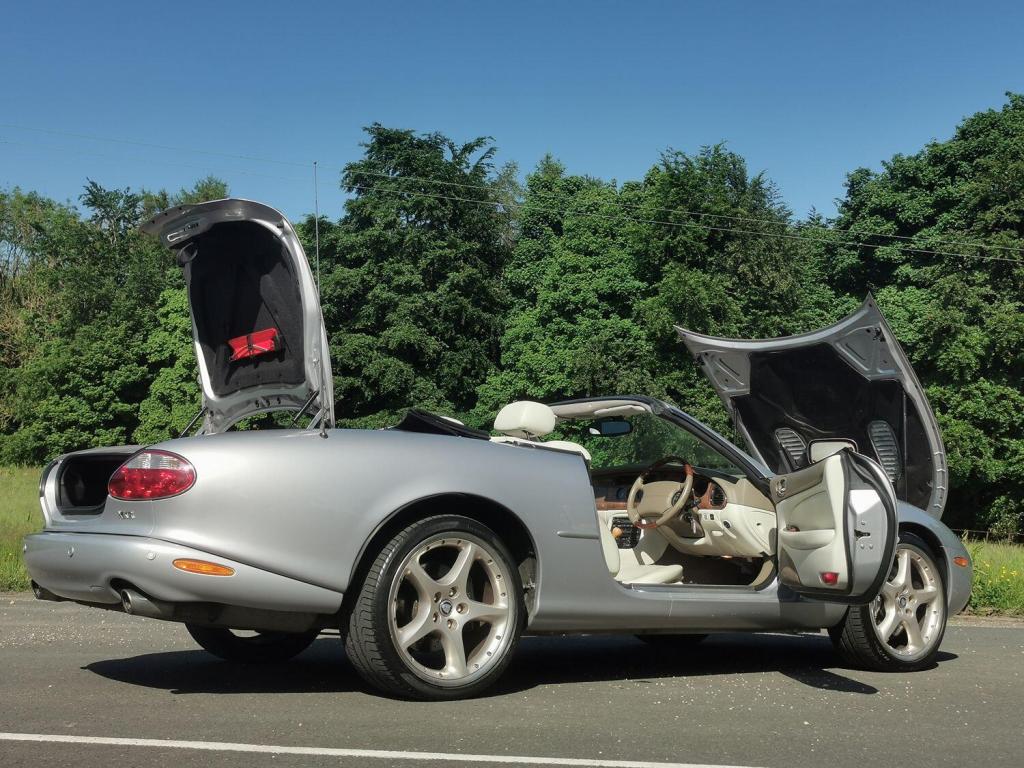 JAGUAR XKR 4.0 V8 Supercharged Convertible 2dr Auto 2001