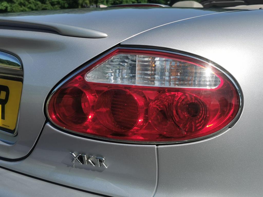 JAGUAR XKR 4.0 V8 Supercharged Convertible 2dr Auto 2001