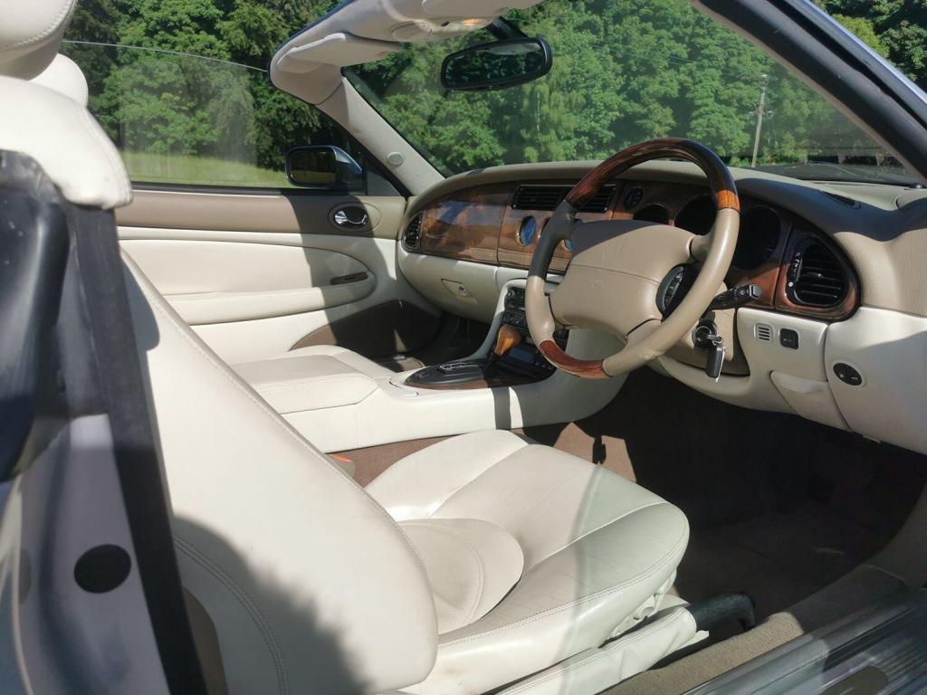 JAGUAR XKR 4.0 V8 Supercharged Convertible 2dr Auto 2001