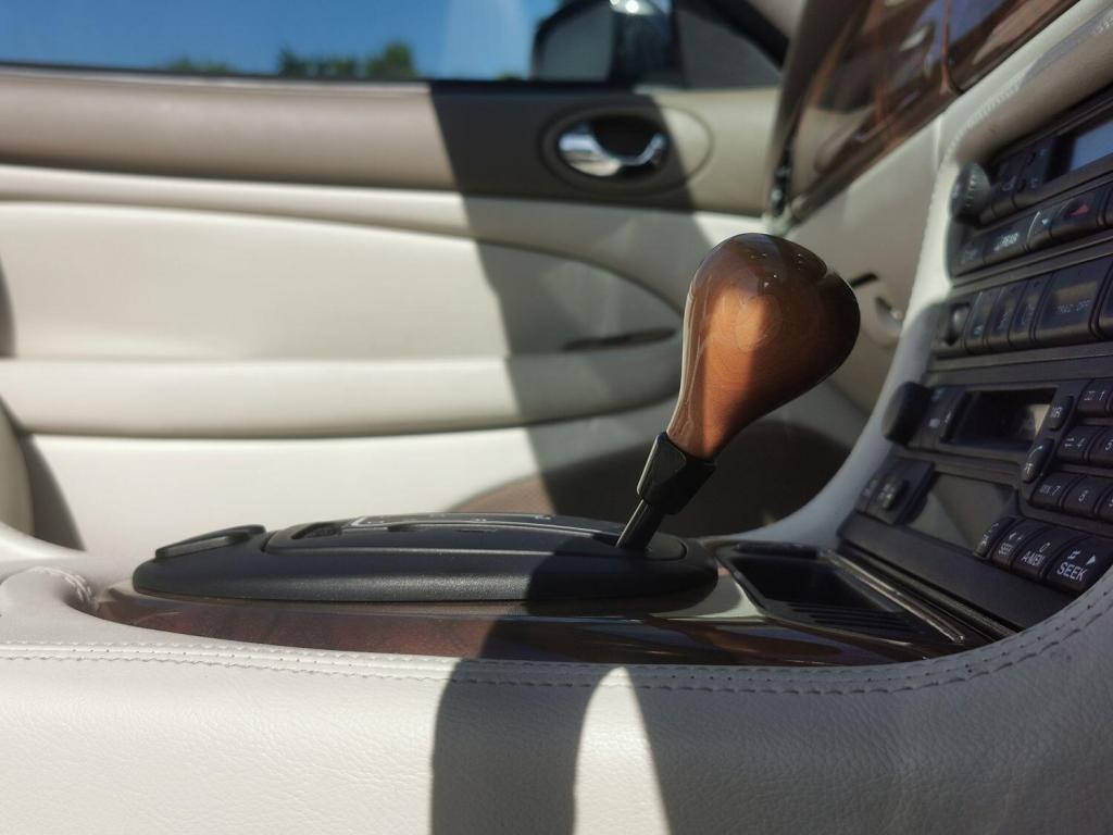 JAGUAR XKR 4.0 V8 Supercharged Convertible 2dr Auto 2001