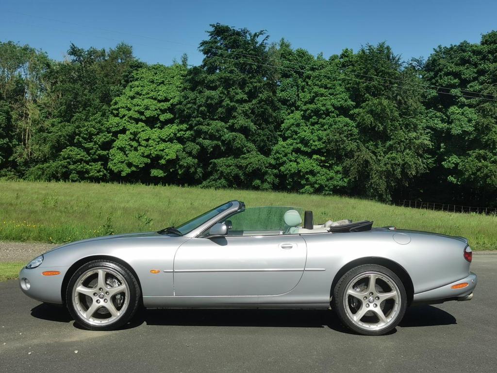 JAGUAR XKR 4.0 V8 Supercharged Convertible 2dr Auto 2001