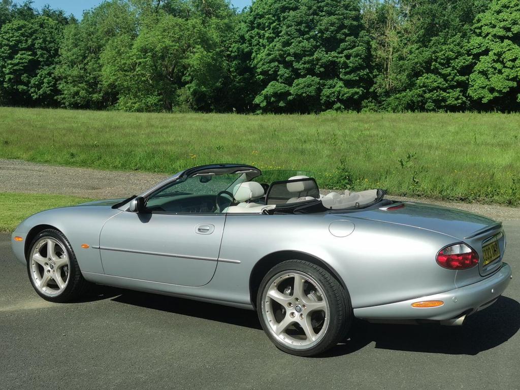 JAGUAR XKR 4.0 V8 Supercharged Convertible 2dr Auto 2001