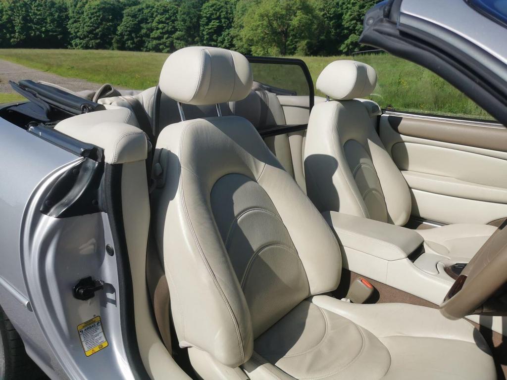 JAGUAR XKR 4.0 V8 Supercharged Convertible 2dr Auto 2001
