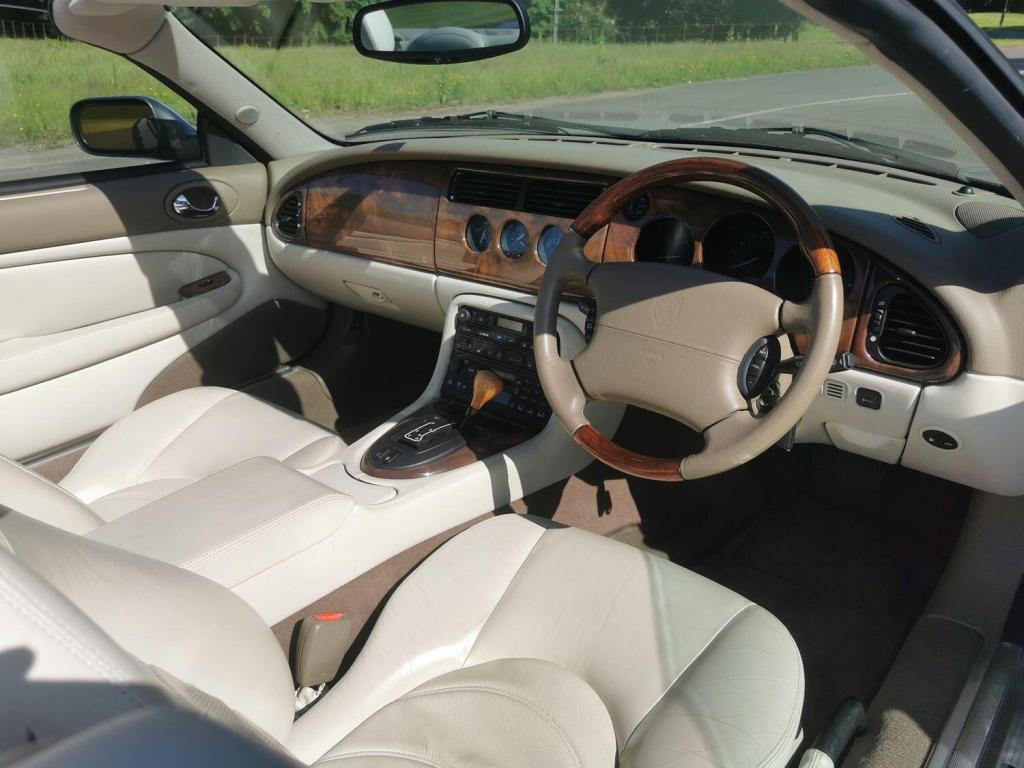 JAGUAR XKR 4.0 V8 Supercharged Convertible 2dr Auto 2001