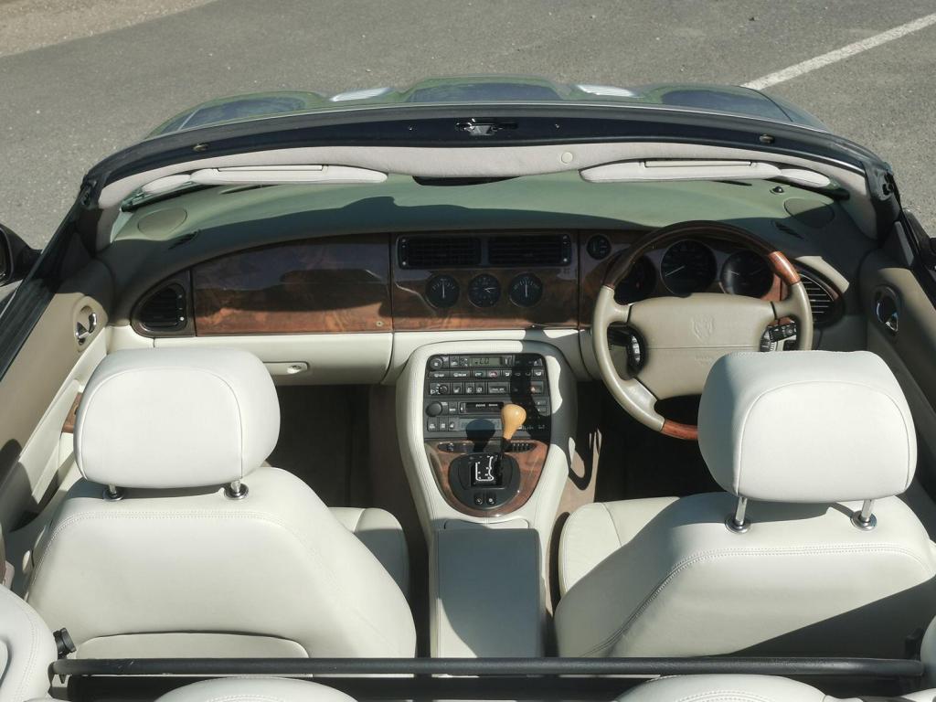 JAGUAR XKR 4.0 V8 Supercharged Convertible 2dr Auto 2001