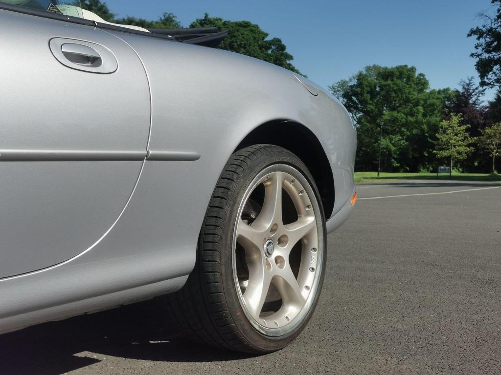 JAGUAR XKR 4.0 V8 Supercharged Convertible 2dr Auto 2001