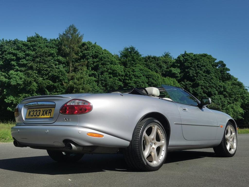 JAGUAR XKR 4.0 V8 Supercharged Convertible 2dr Auto 2001