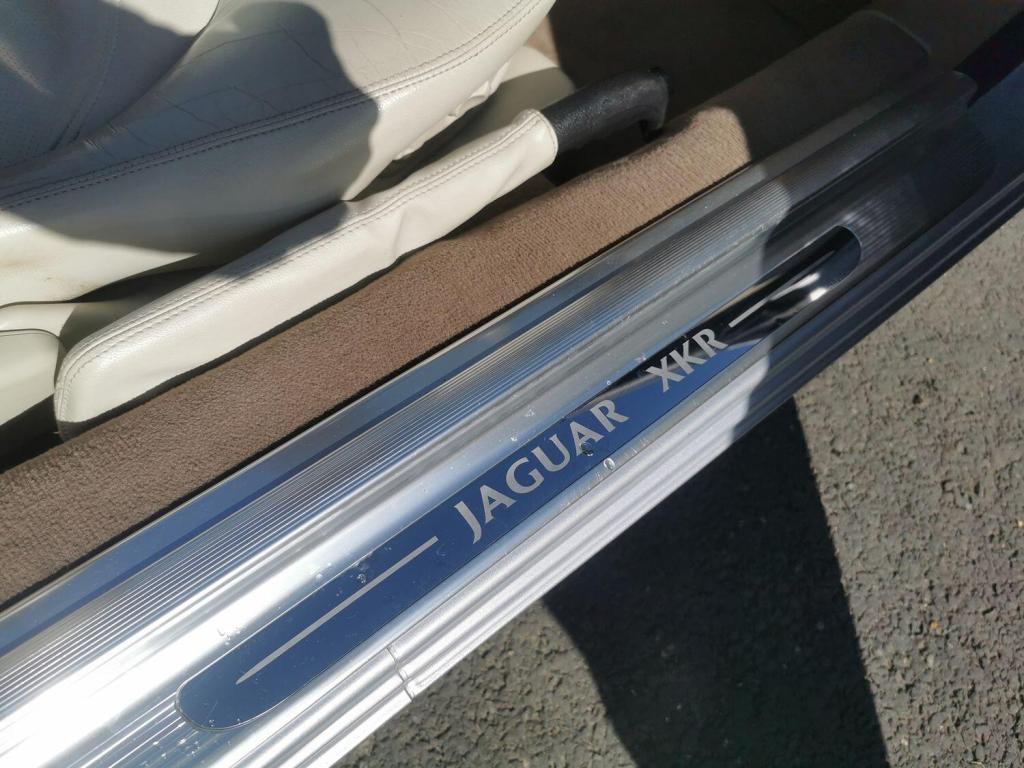JAGUAR XKR 4.0 V8 Supercharged Convertible 2dr Auto 2001