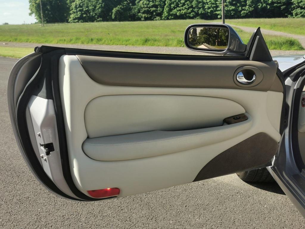 JAGUAR XKR 4.0 V8 Supercharged Convertible 2dr Auto 2001