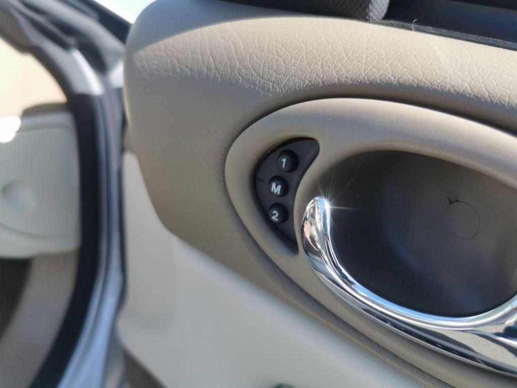 JAGUAR XKR 4.0 V8 Supercharged Convertible 2dr Auto 2001