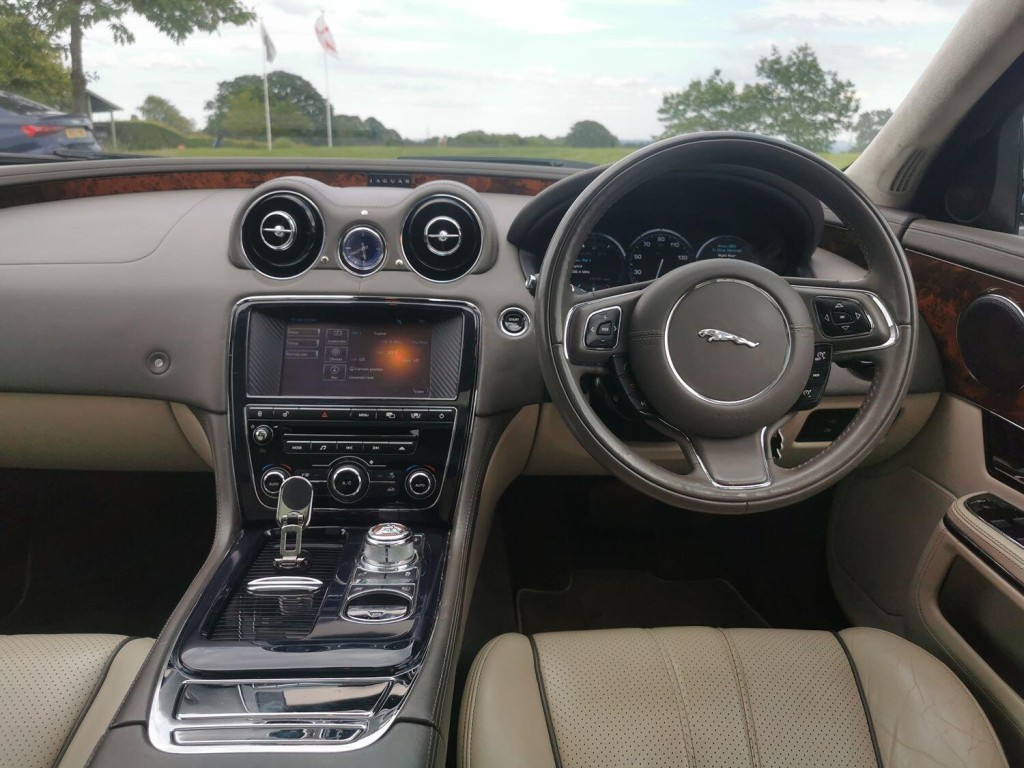 JAGUAR XJ 3.0 d V6 Portfolio 2010