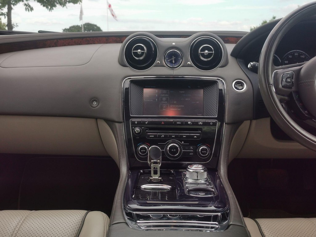 JAGUAR XJ 3.0 d V6 Portfolio 2010