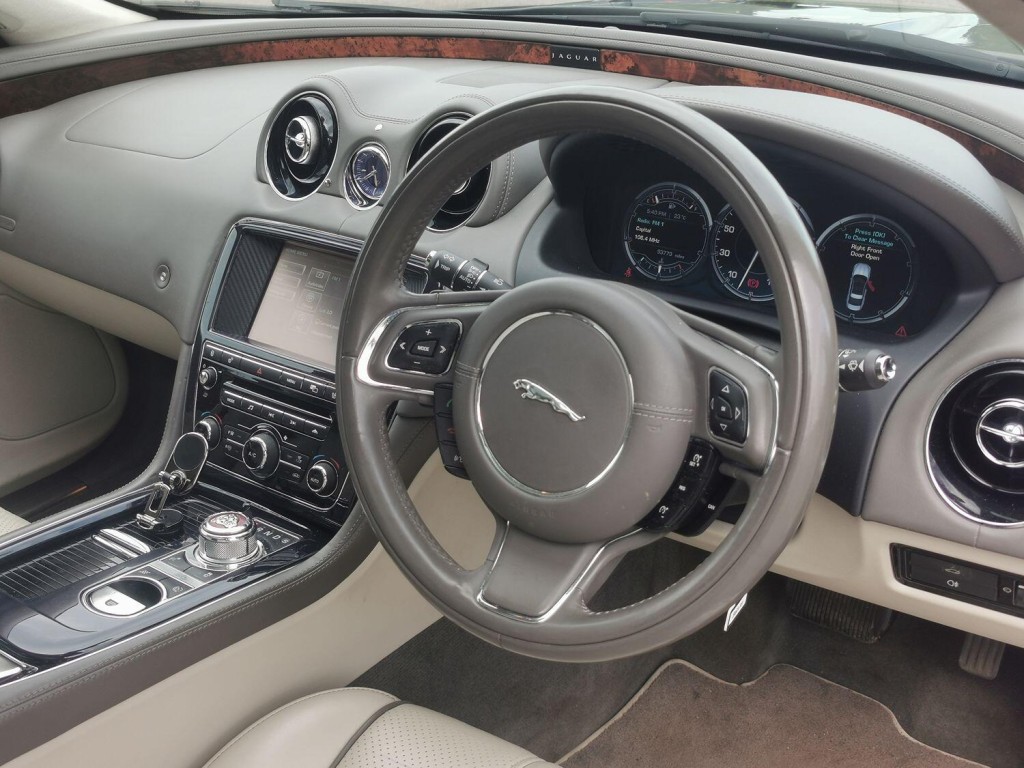 JAGUAR XJ 3.0 d V6 Portfolio 2010