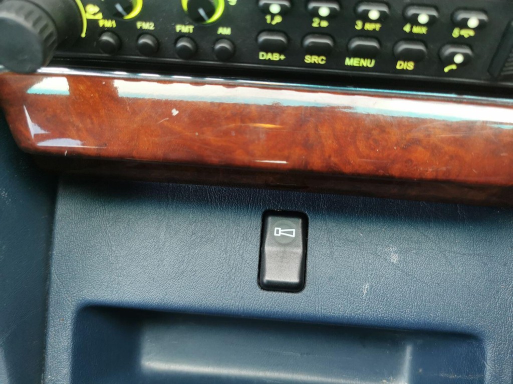 MERCEDES-BENZ 560 5.5 SEL 1996