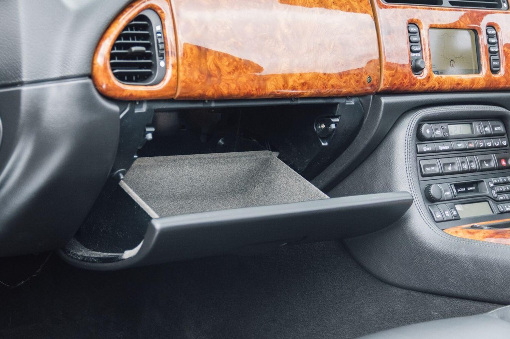 JAGUAR XKR 4.2 2004