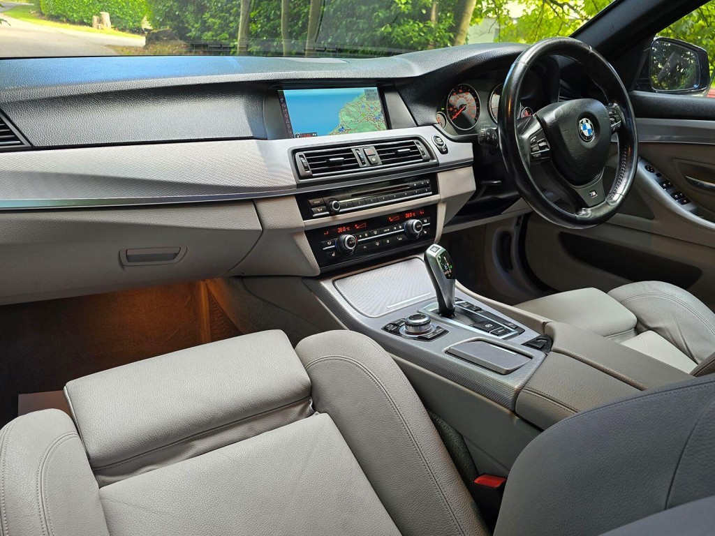 BMW 5 SERIES 3.0 530d M Sport Saloon 2012