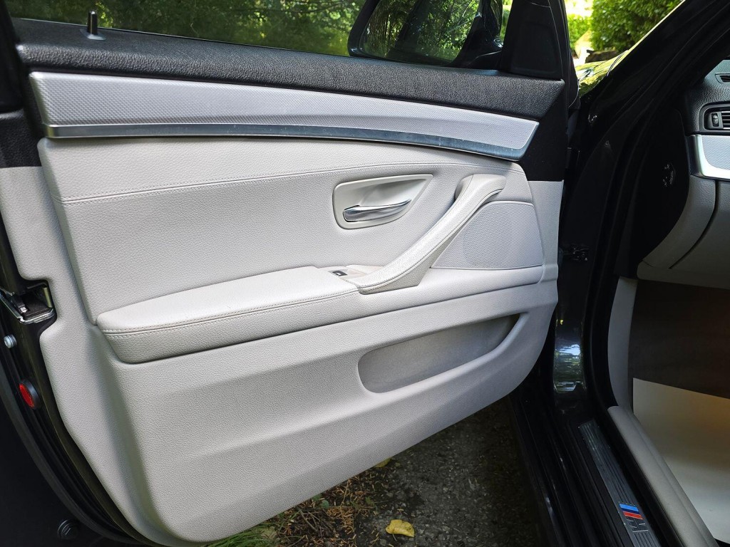 BMW 5 SERIES 3.0 530d M Sport Saloon 2012