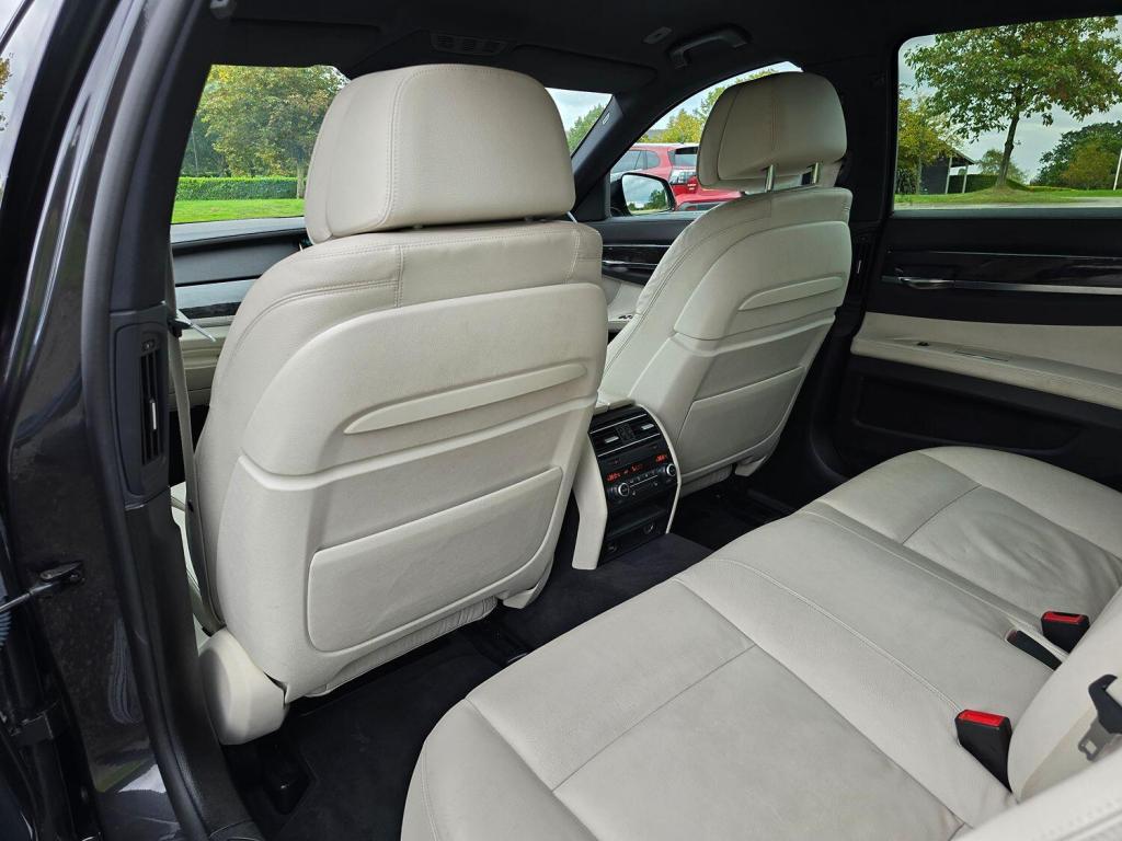 BMW 7 SERIES 3.0 730d M Sport Exclusive Saloon 2014