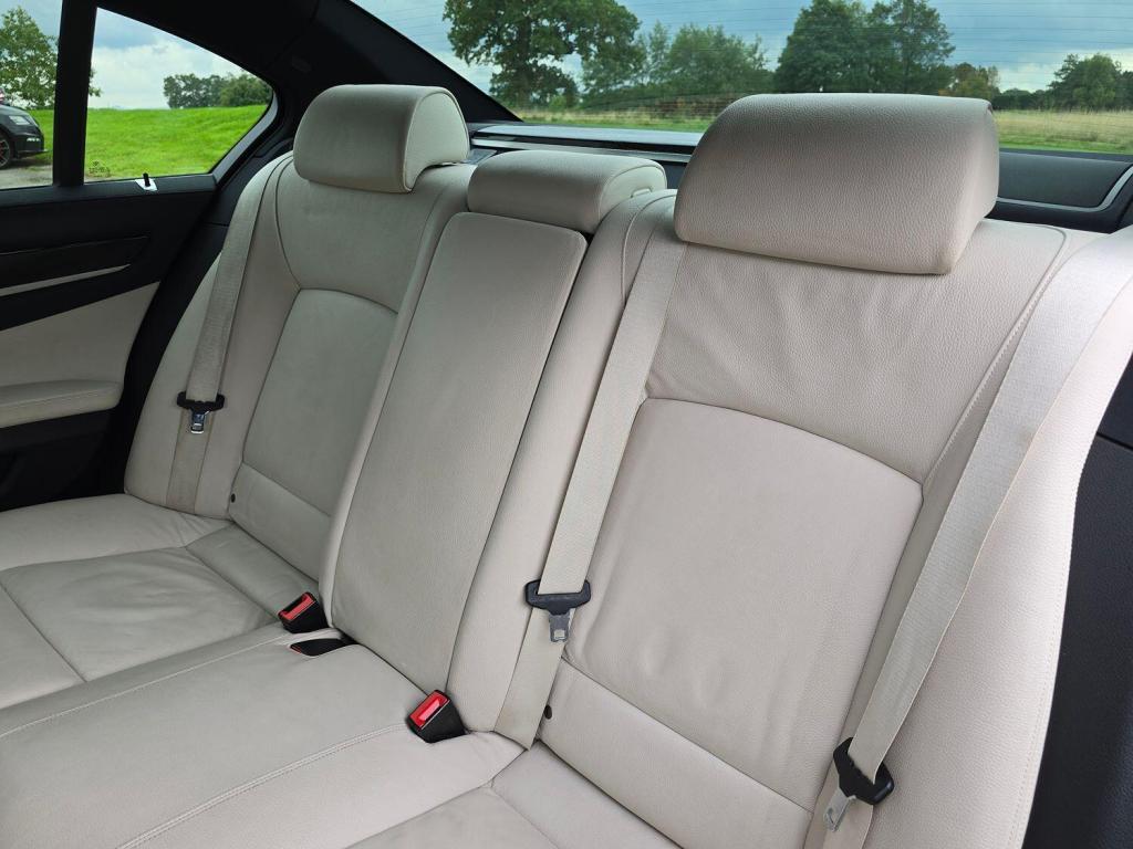 BMW 7 SERIES 3.0 730d M Sport Exclusive Saloon 2014