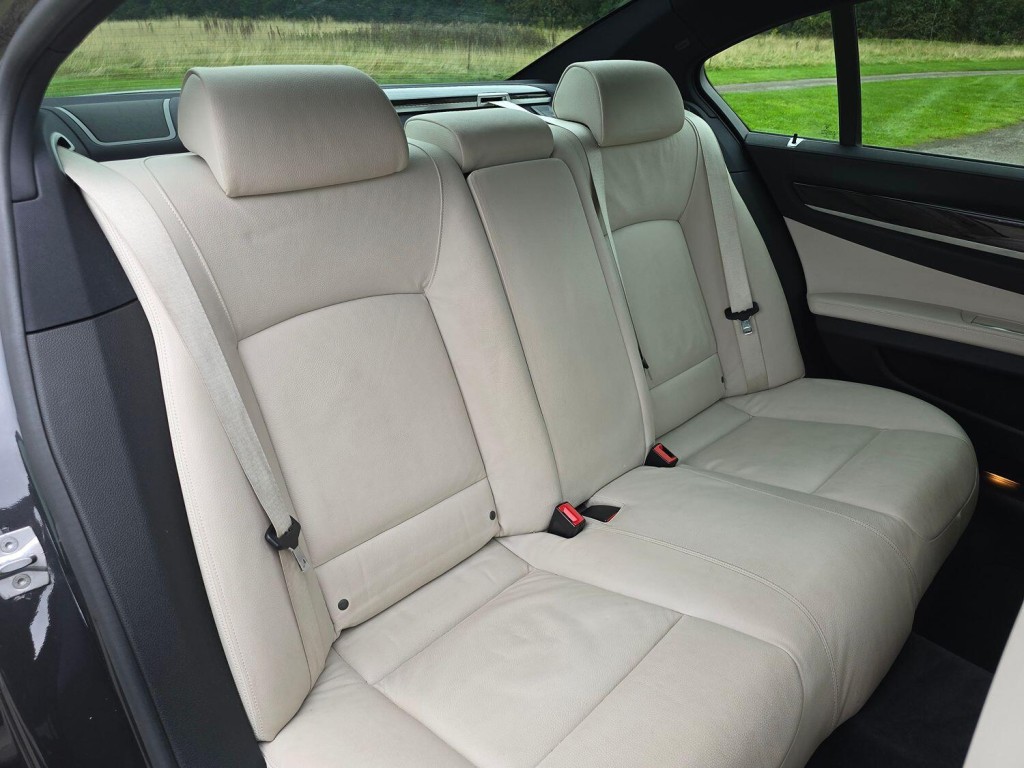 BMW 7 SERIES 3.0 730d M Sport Exclusive Saloon 2014