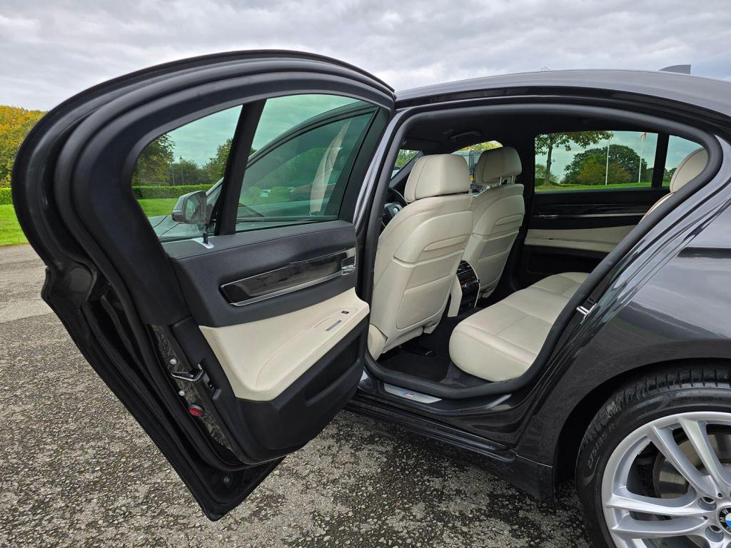 BMW 7 SERIES 3.0 730d M Sport Exclusive Saloon 2014