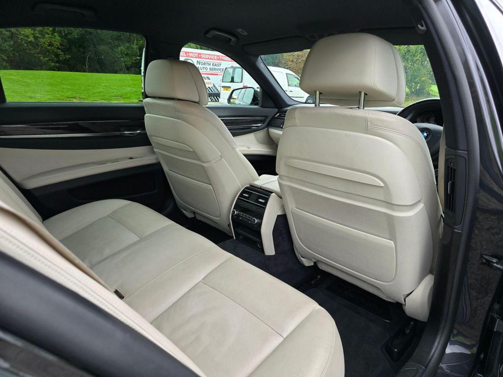 BMW 7 SERIES 3.0 730d M Sport Exclusive Saloon 2014