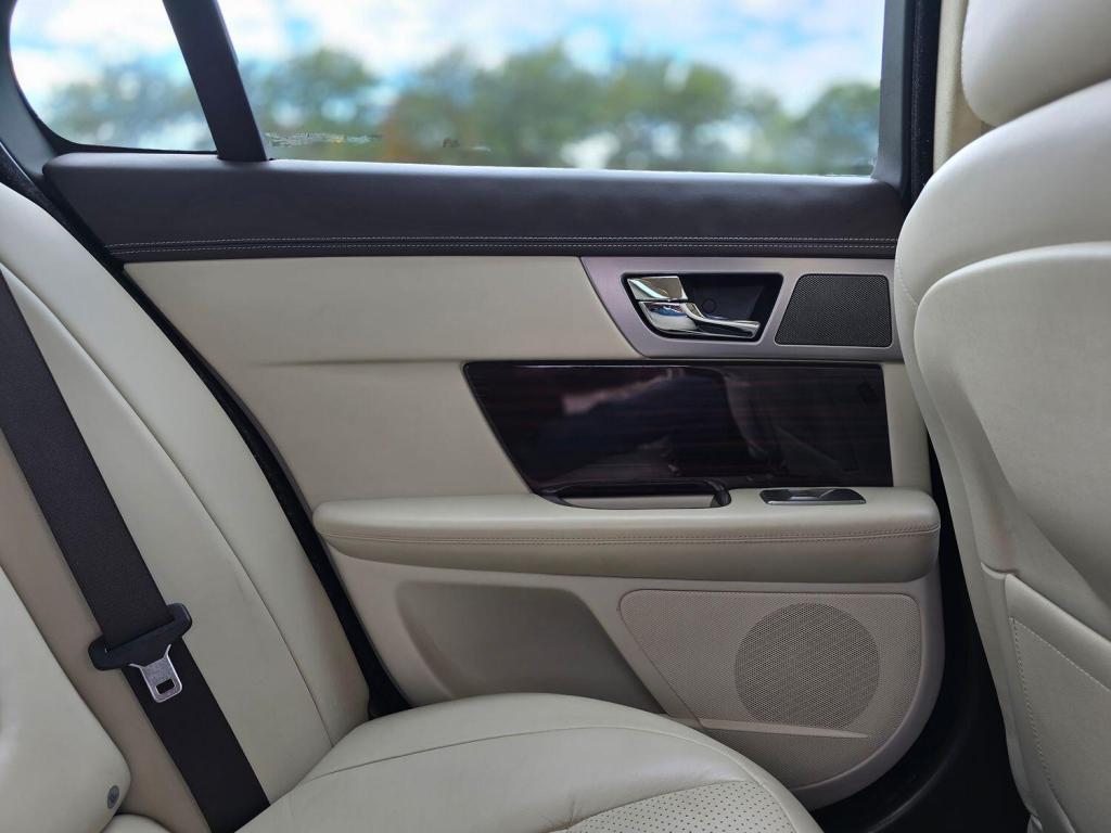 JAGUAR XF 3.0 d V6 Portfolio 2011