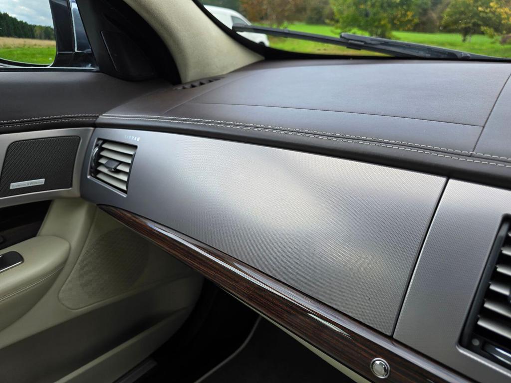 JAGUAR XF 3.0 d V6 Portfolio 2011